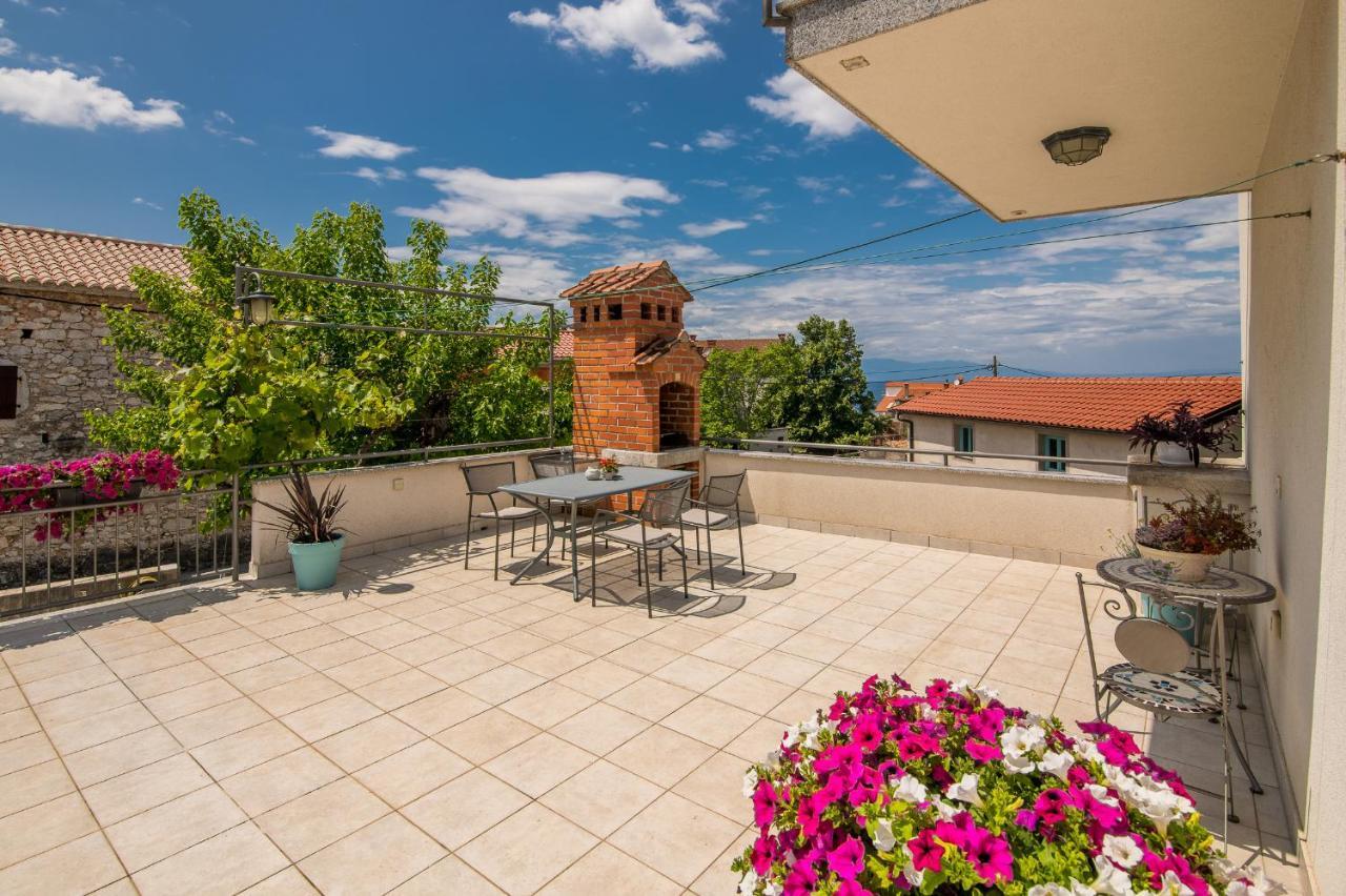 Apartment Marina Малинска Экстерьер фото