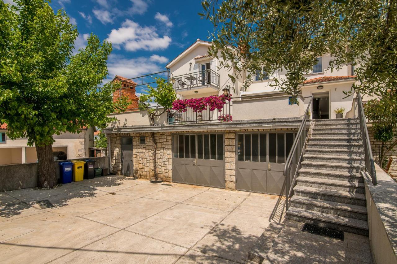 Apartment Marina Малинска Экстерьер фото